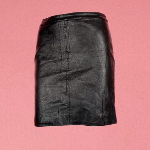 H&M Dresses & Skirts - Faux Leather Skirt